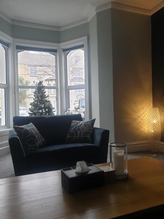 No 27 Chapel Street Guest House ลันดิดโน ภายนอก รูปภาพ